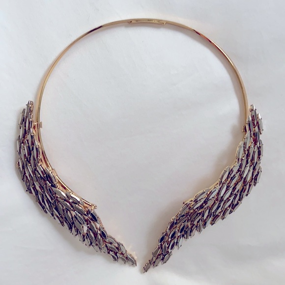 BCBGMaxAzria Jewelry - Stunning BCBG Maxazria Choker Neclace